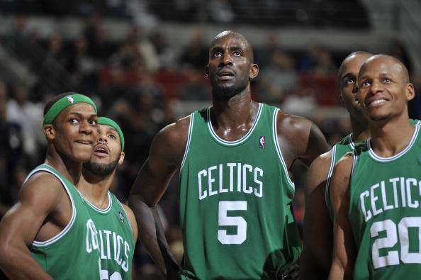 暴露至少一 暴露至少一