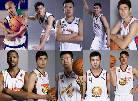 后位两人跟 后位两人跟